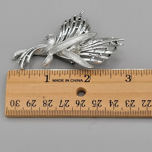 Judy Lee Leaf Ribbon Silver Tone Brooch Pin Signed Vintage 3 in - Picture 7 of 9